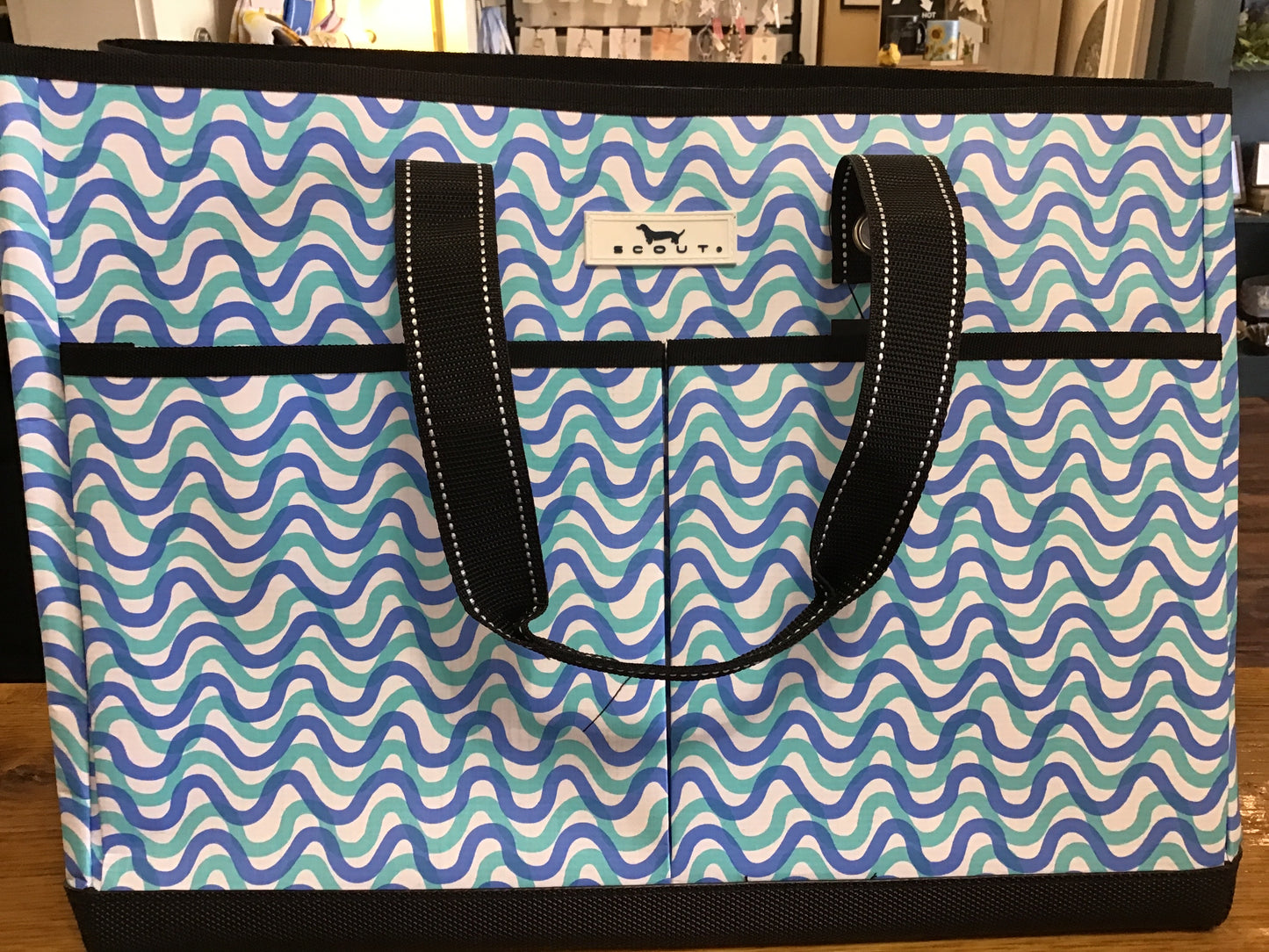 Ben pocket tote wiggle room