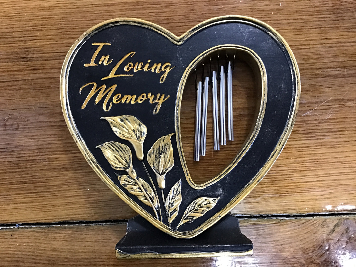 In loving memory marker with chimes