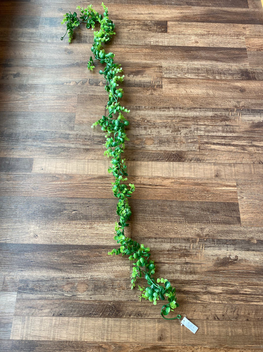 6” boxwood garland