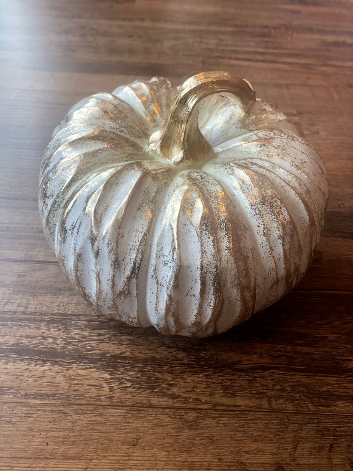 Harvest Pumpkin small 4" white & gold