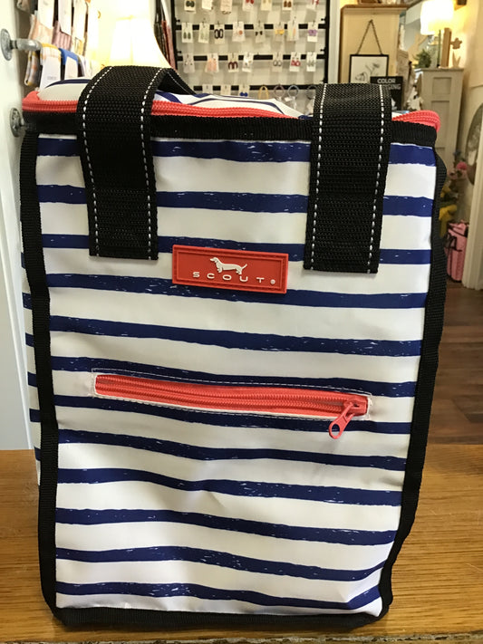 Pleasure chest ship shape small cooler