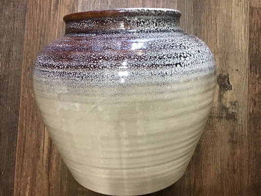 Pottery vase