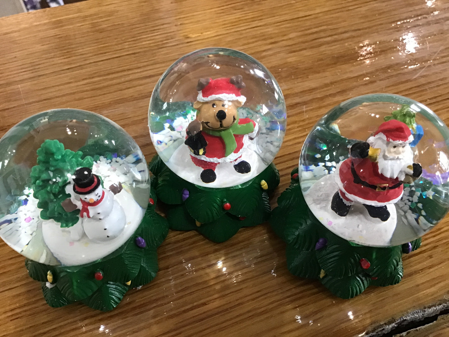 Mini snow globes Christmas sold separately