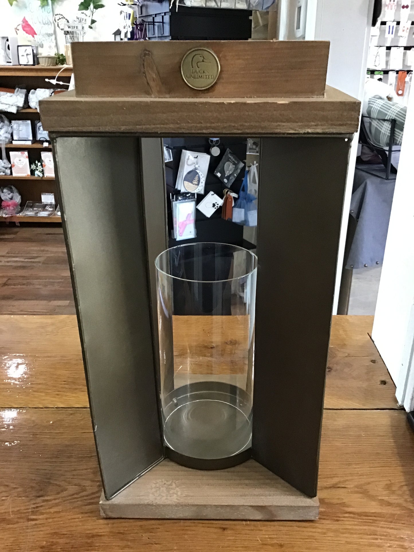 Lg metal &wood lantern