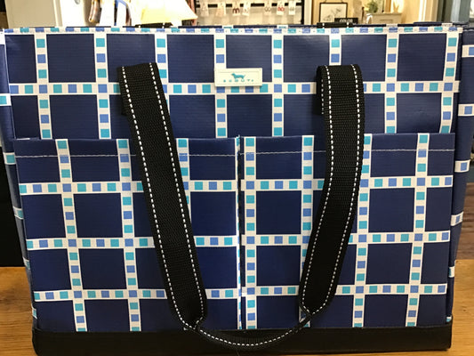 Uptown Pocket Tote Frame of mind