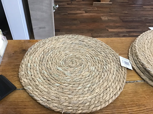 Natural straw round mat 14 diameter
