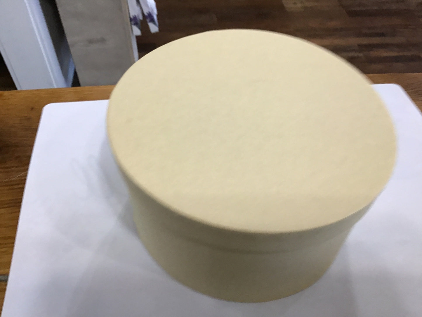 10 inch treat box round