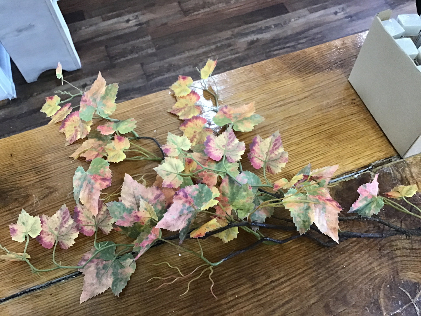 Maple leaf spray