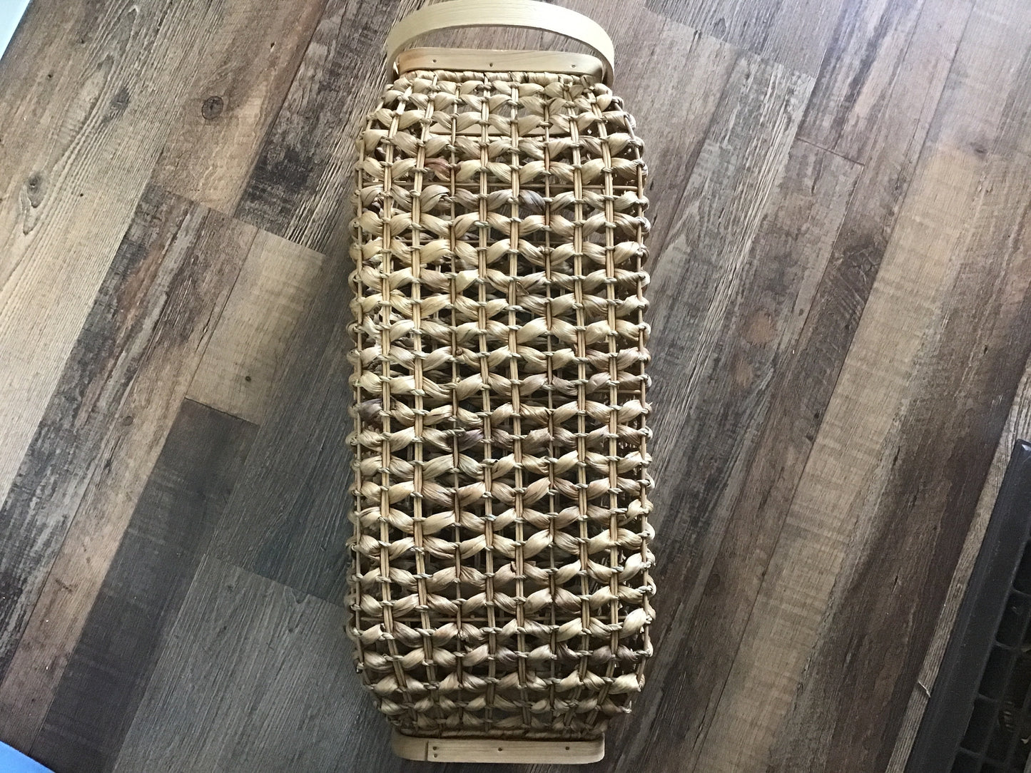 Wicker/glass lantern