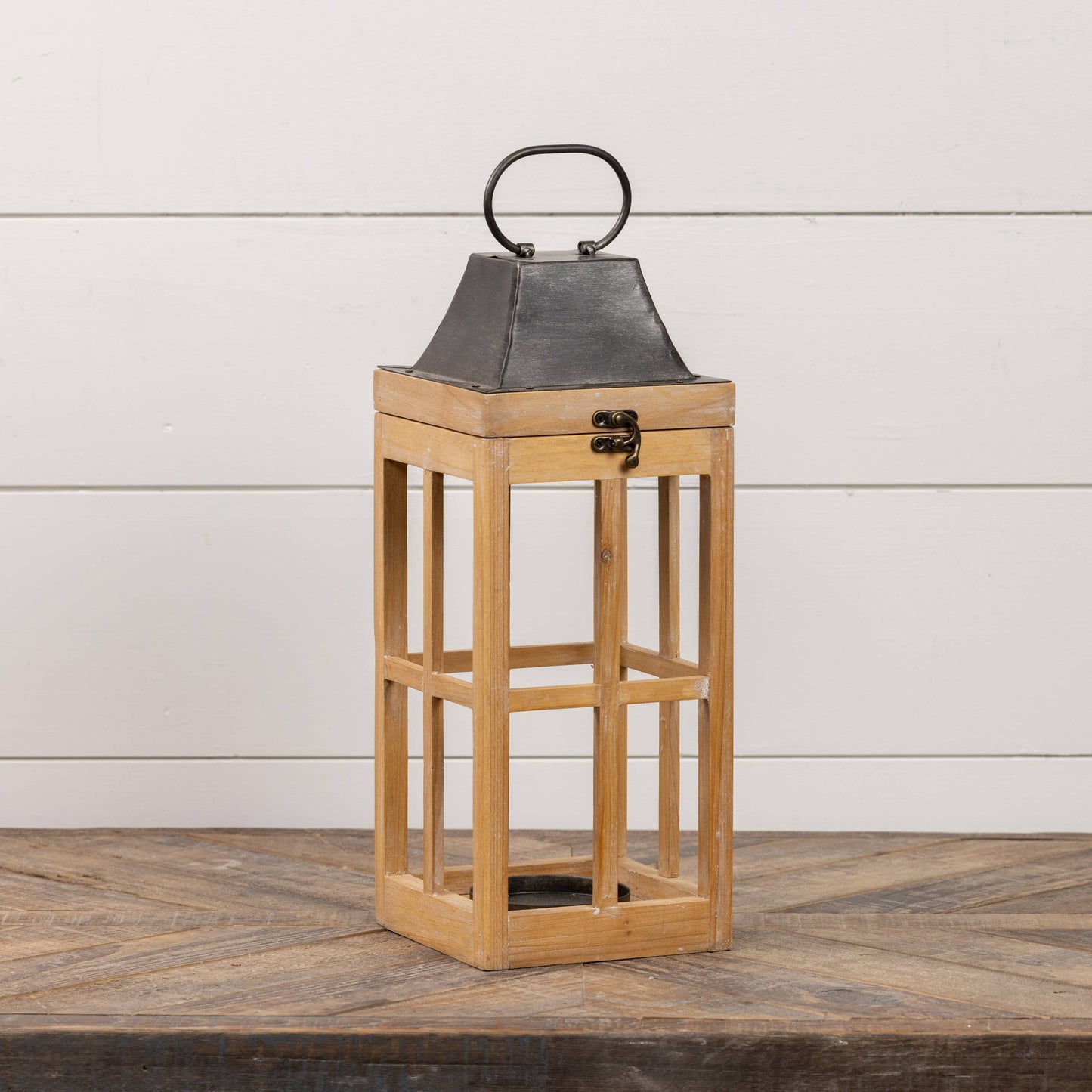 16" BLACK HANDLE LANTERN
