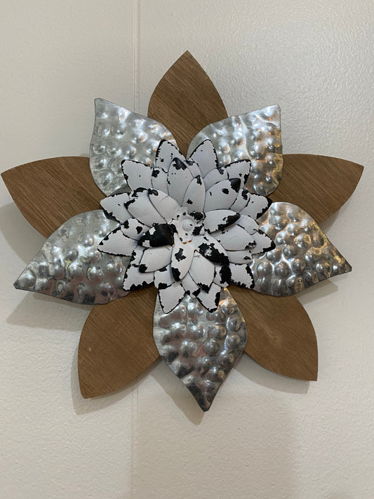 Metal/Wood Flower Wall Decor
